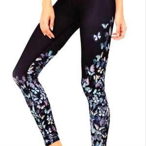 NWT Alo Yoga 🦋 leggings